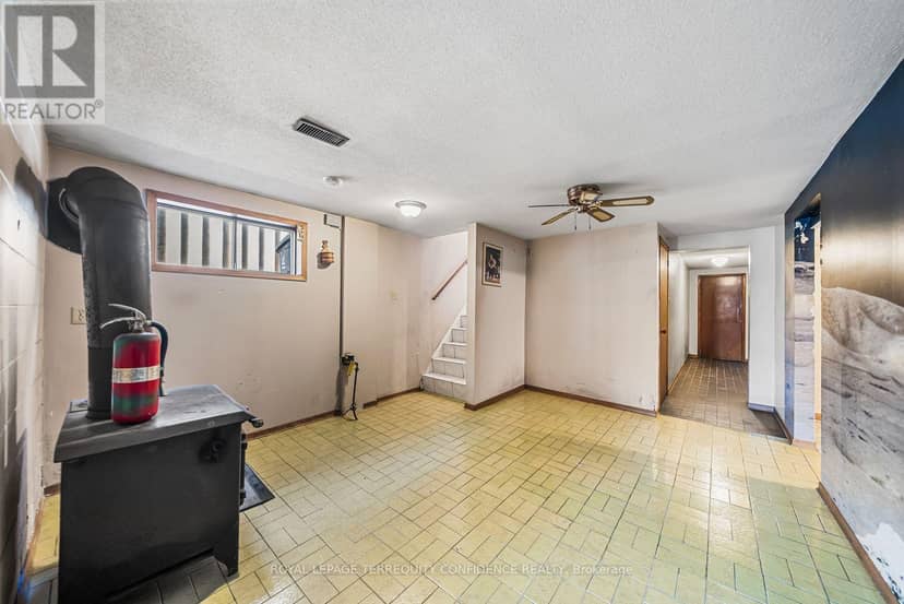 265 Horsham Avenue — photo 31 of 40