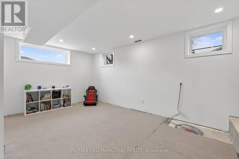 1587 Mount Albert Road — photo 34 of 40