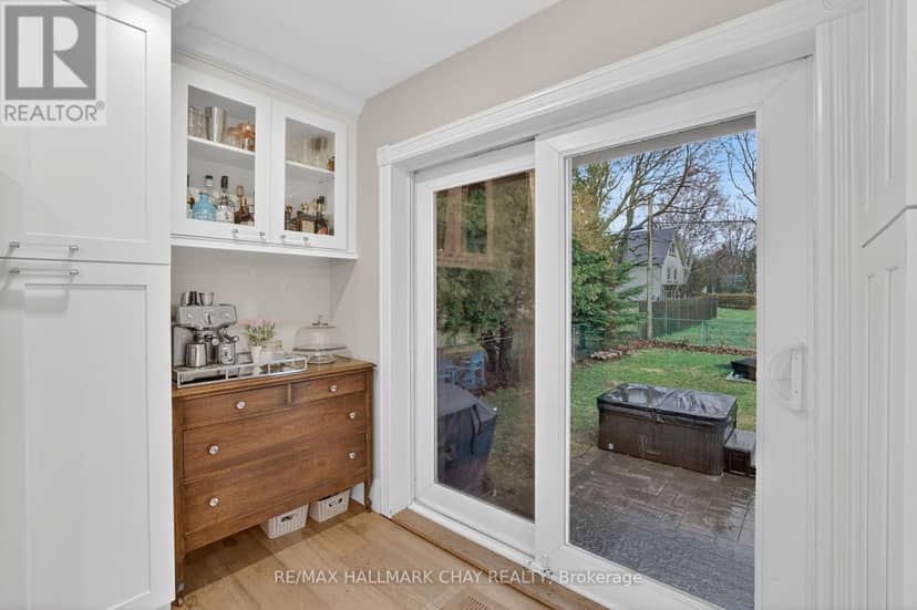 1587 Mount Albert Road — photo 7 of 40