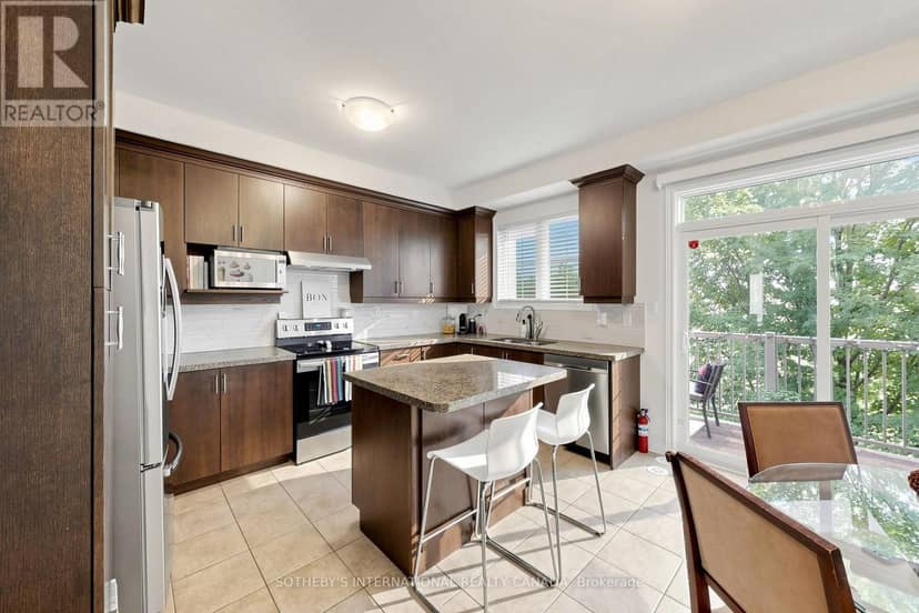 38 Cedar Lake Crescent — photo 11 of 40