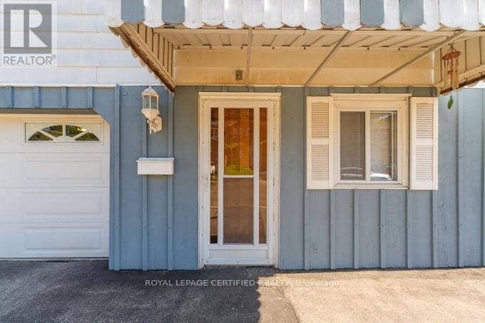 21 Denison Avenue — photo 5 of 40