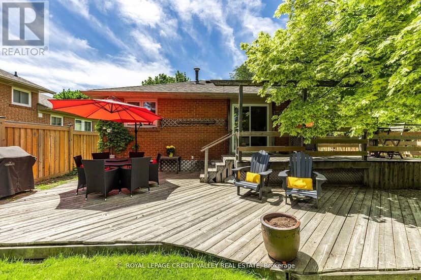 24 Ladore Drive — photo 37 of 40