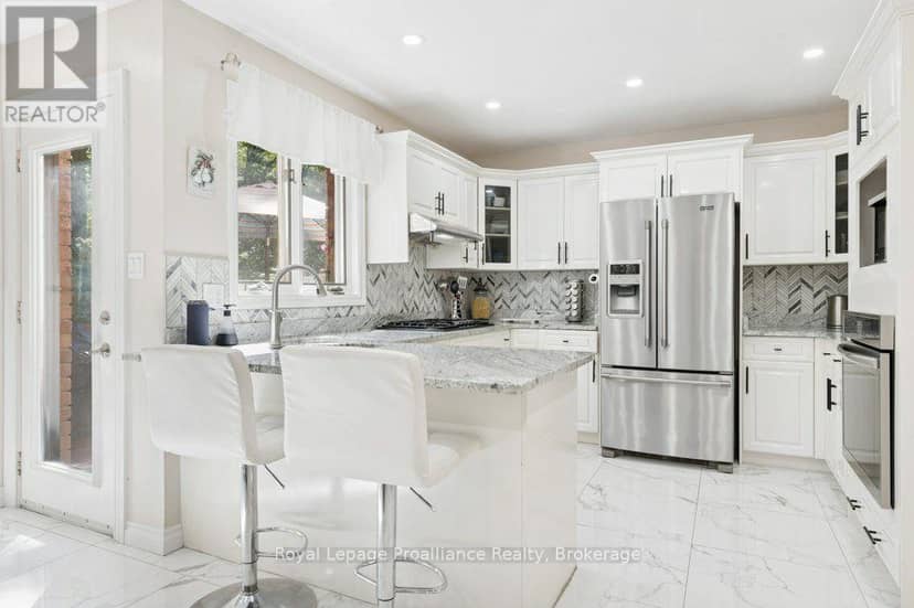 6 Bridlewood Lane — photo 15 of 40