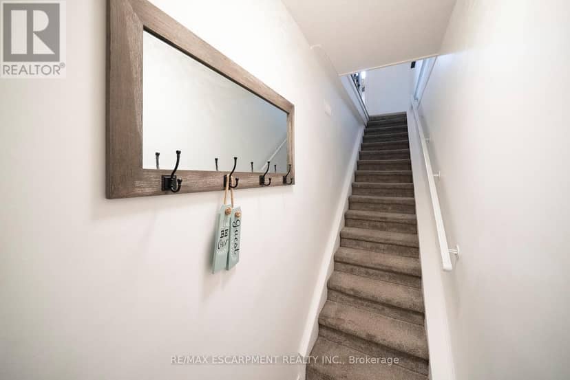171 Drummond Street — photo 4 of 34