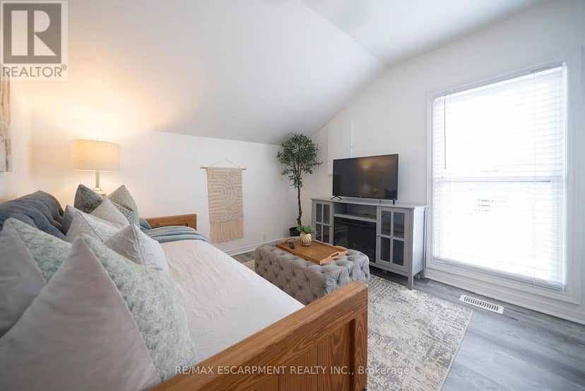 171 Drummond Street — photo 6 of 34