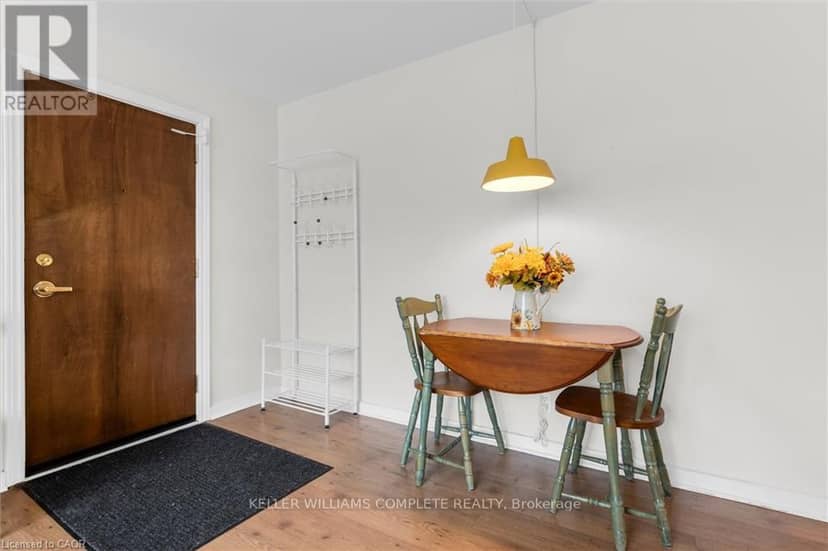 14 - 4 Robinson Street — photo 5 of 17