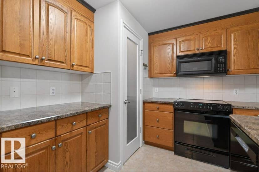 #408 9020 Jasper Av NW — photo 11 of 40