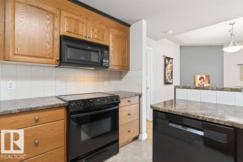 #408 9020 Jasper Av NW — photo 12 of 40