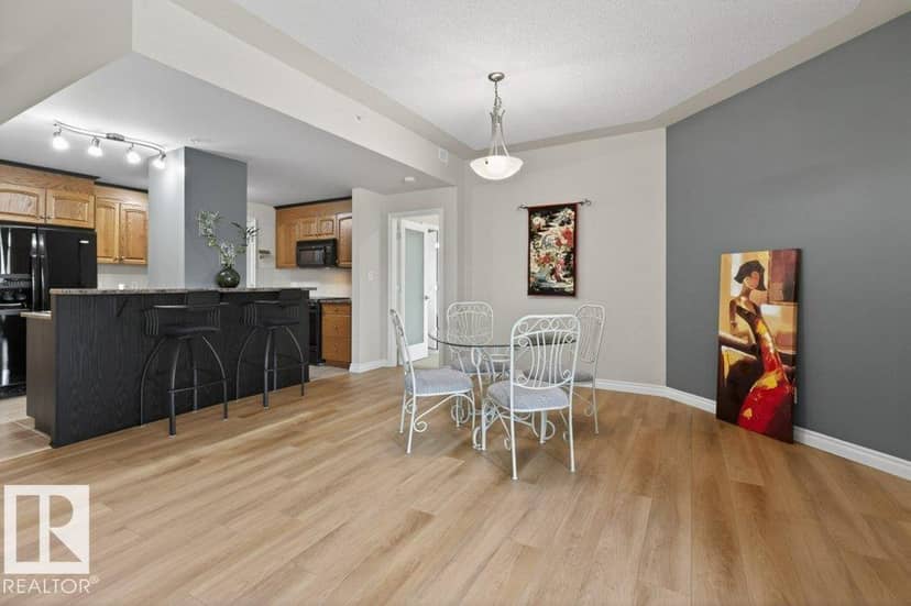 #408 9020 Jasper Av NW — photo 14 of 40
