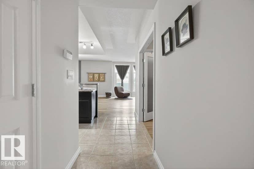 #408 9020 Jasper Av NW, Edmonton, photo 2