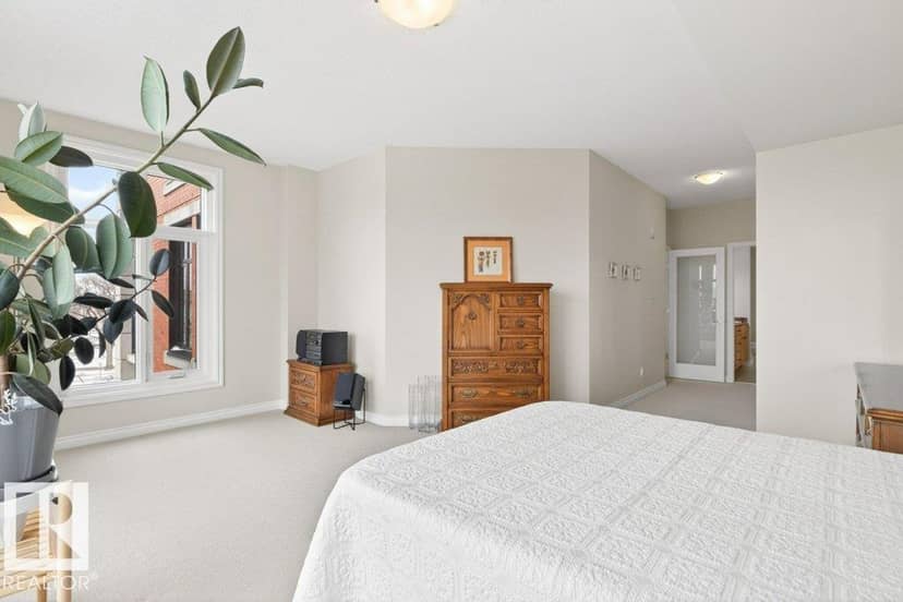 #408 9020 Jasper Av NW — photo 22 of 40