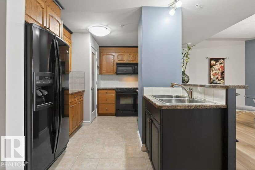 #408 9020 Jasper Av NW, Edmonton, photo 4