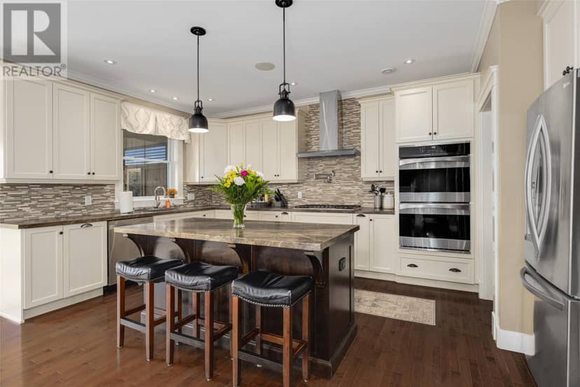 15 Flora Drive — photo 3 of 40