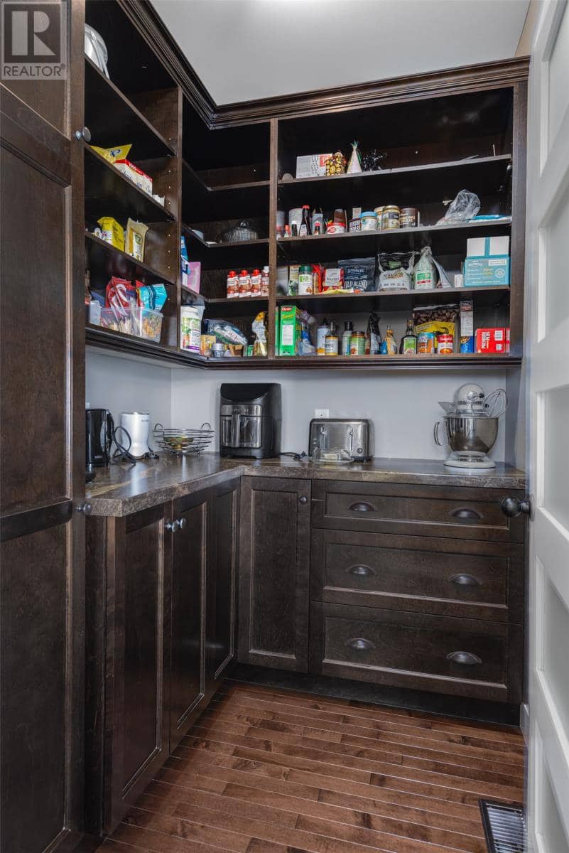 15 Flora Drive — photo 7 of 40
