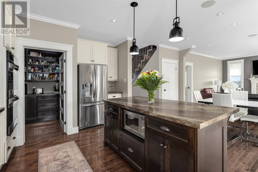 15 Flora Drive — photo 8 of 40