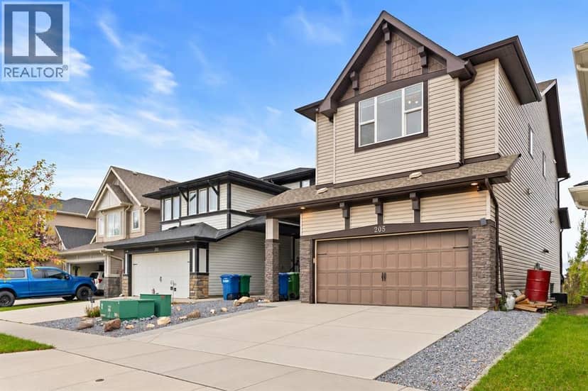 205 Hillcrest Drive SW, Airdrie, photo 2
