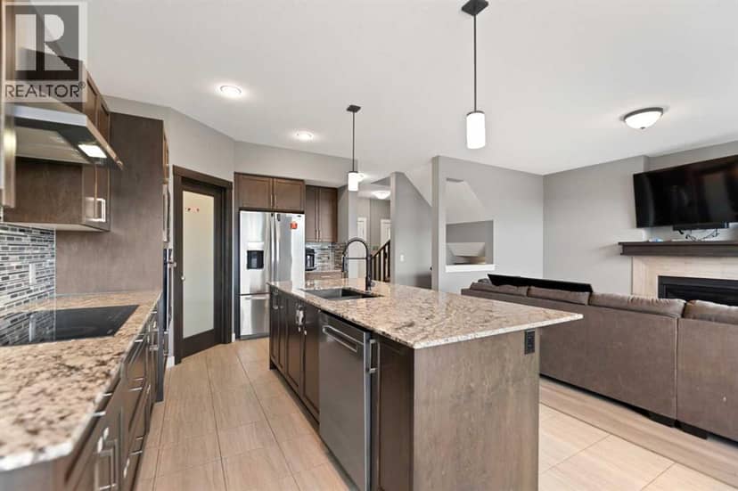 205 Hillcrest Drive SW — photo 10 of 35