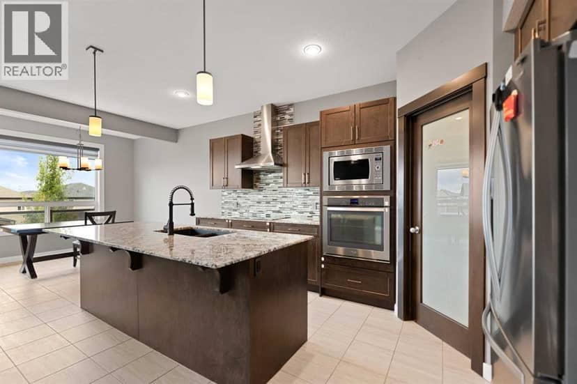 205 Hillcrest Drive SW, Airdrie, photo 8