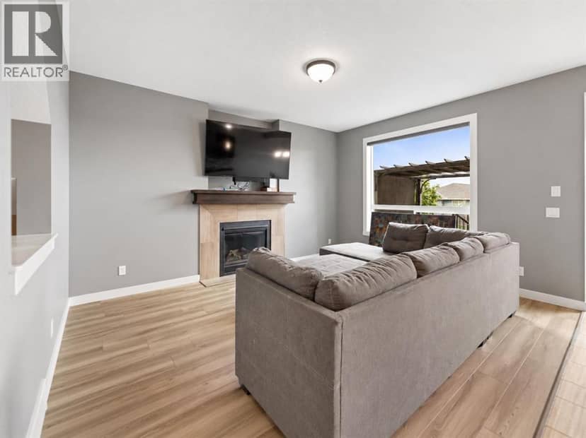 205 Hillcrest Drive SW — photo 15 of 35