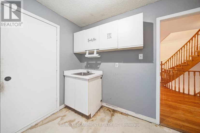 2081 Lynn Heights Drive — photo 17 of 40