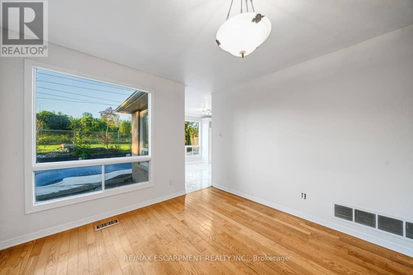 2081 Lynn Heights Drive — photo 6 of 40