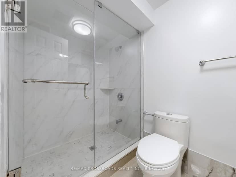 49 King Louis Crescent — photo 34 of 40