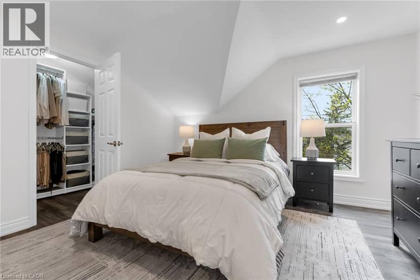 175 WELLINGTON Street — photo 9 of 27