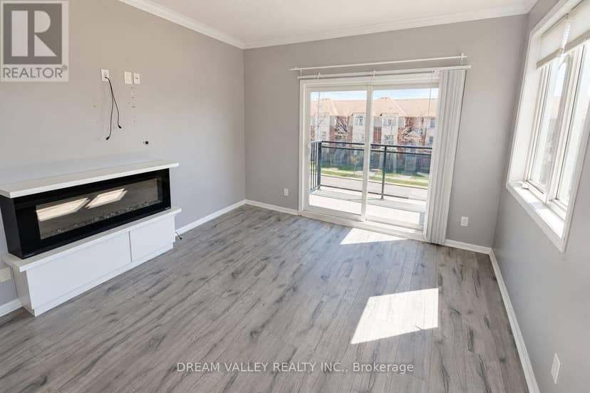 310 - 3075 Thomas Street — photo 2 of 13