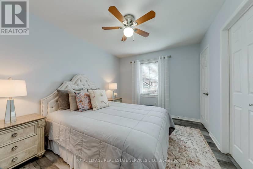 17 - 2360 Parkhaven Boulevard — photo 33 of 40