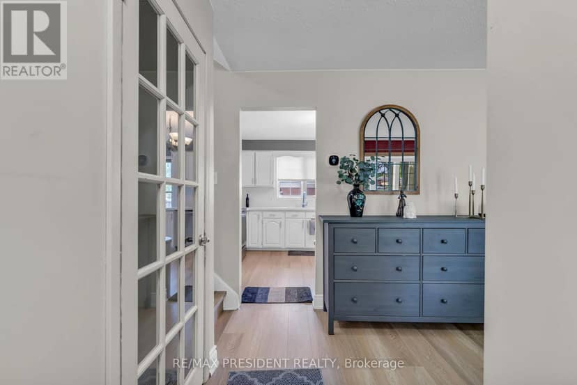 265 Catharine Street — photo 11 of 40