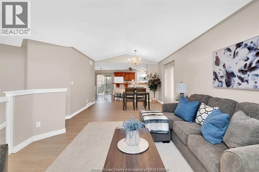 831 Lawndale — photo 4 of 22
