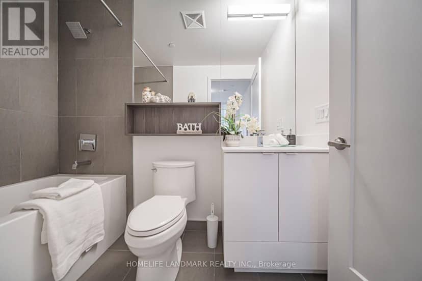 TH-112 - 121 Lower Sherbourne Street — photo 33 of 40