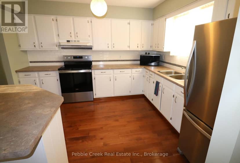 21 Suncoast Drive W — photo 7 of 38