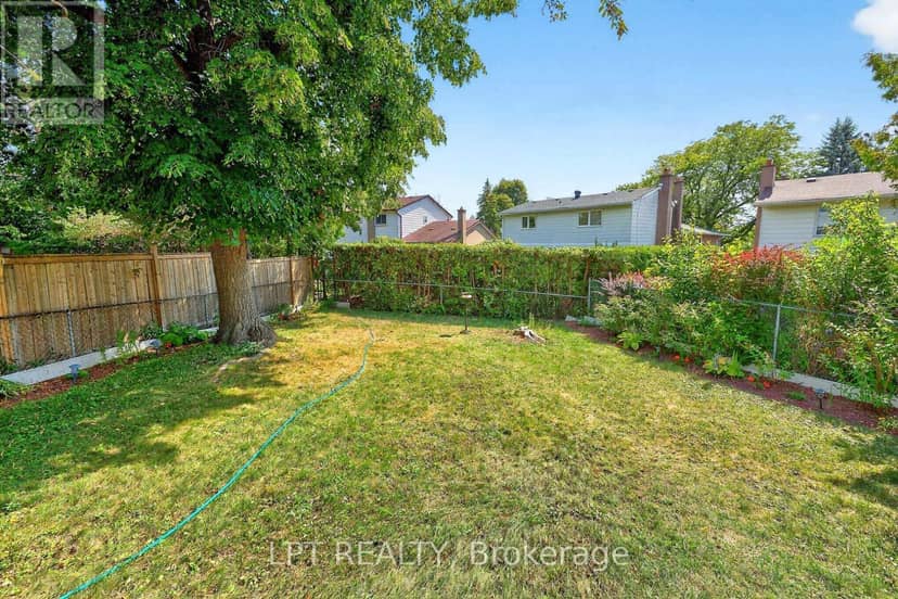 49 Kentish Crescent — photo 31 of 34