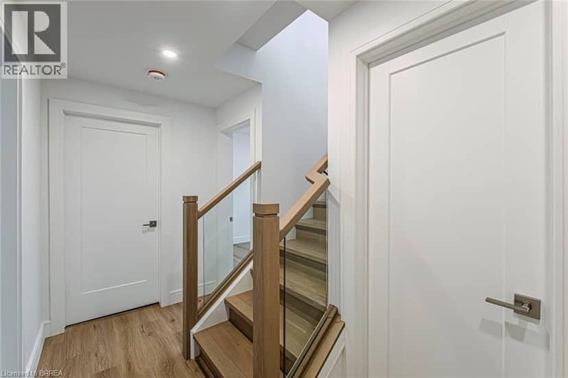 2 HUDSON Drive — photo 36 of 40