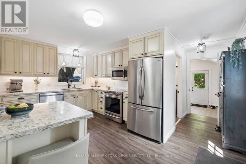 37 Arnold Crescent — photo 13 of 35