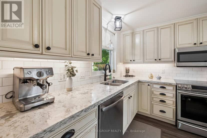 37 Arnold Crescent — photo 14 of 35