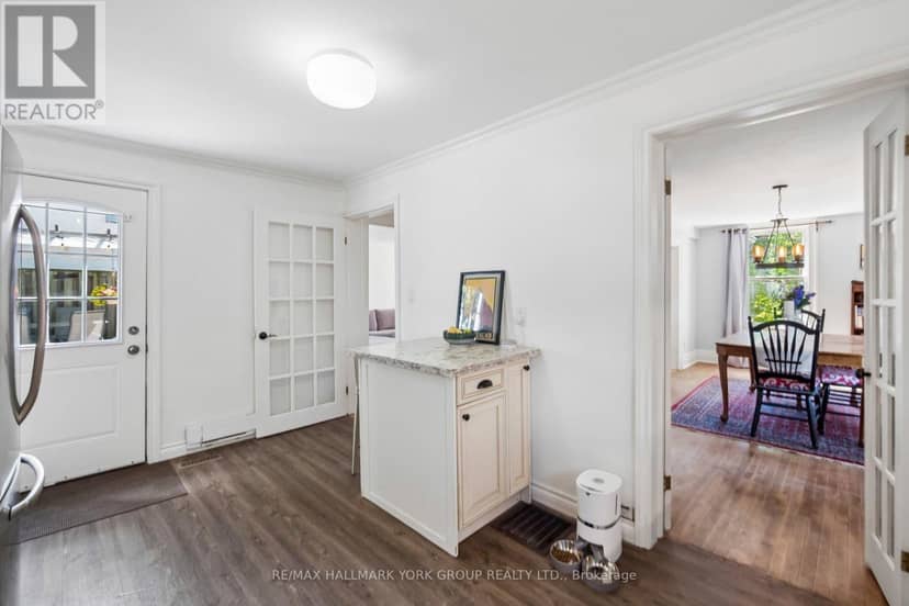 37 Arnold Crescent — photo 15 of 35