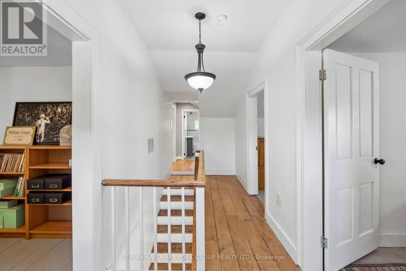 37 Arnold Crescent — photo 22 of 35