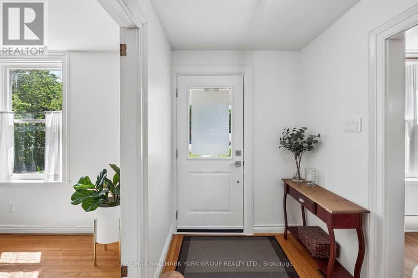 37 Arnold Crescent, Richmond Hill, photo 3