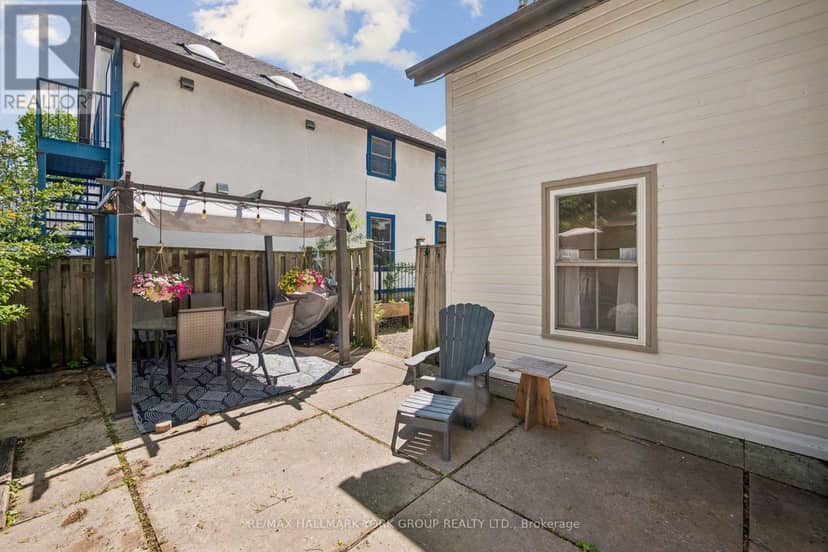 37 Arnold Crescent — photo 31 of 35
