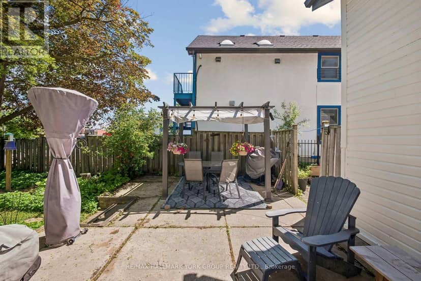 37 Arnold Crescent — photo 32 of 35