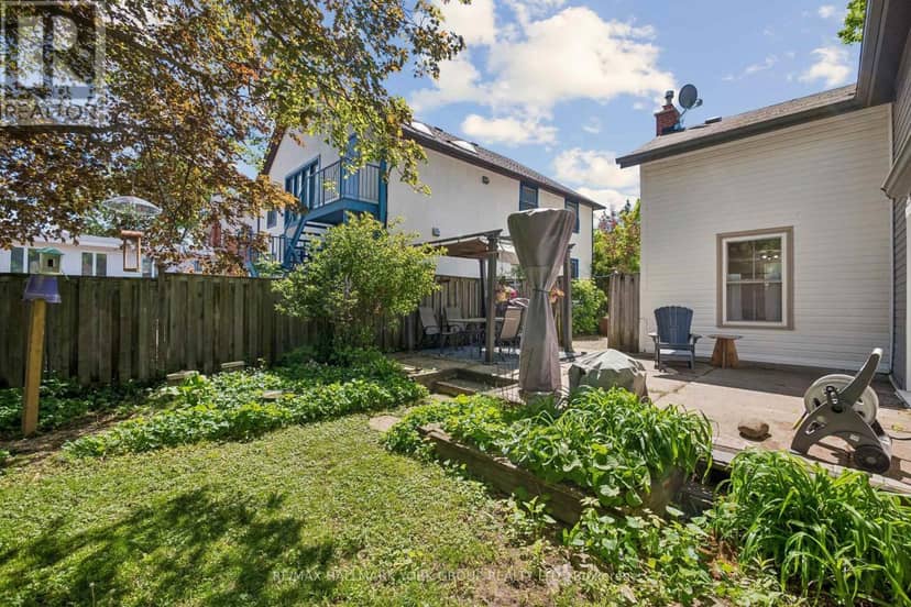 37 Arnold Crescent — photo 33 of 35