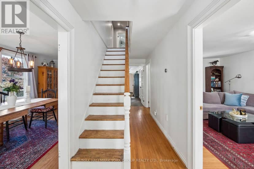 37 Arnold Crescent, Richmond Hill, photo 4