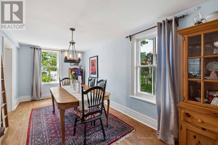 37 Arnold Crescent — photo 9 of 35