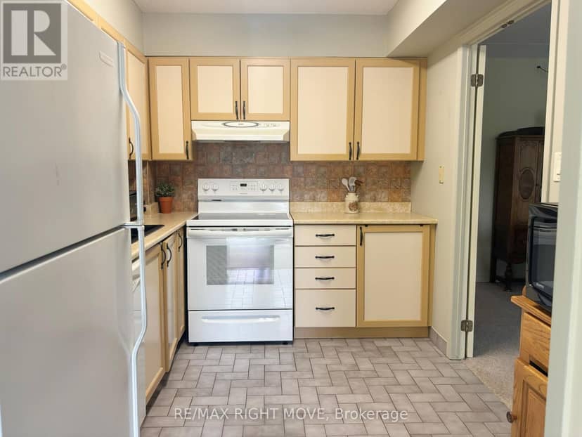 202 - 54 Fittons Road W — photo 9 of 22