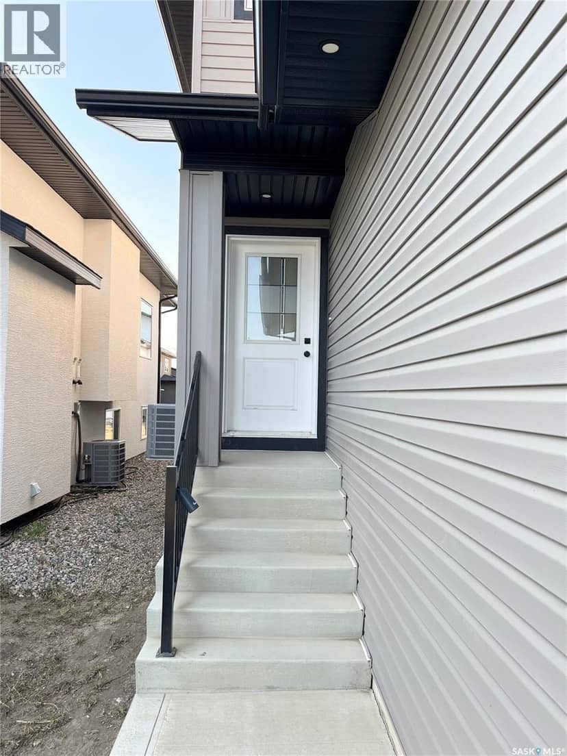 222 Nightingale ROAD — photo 2 of 40