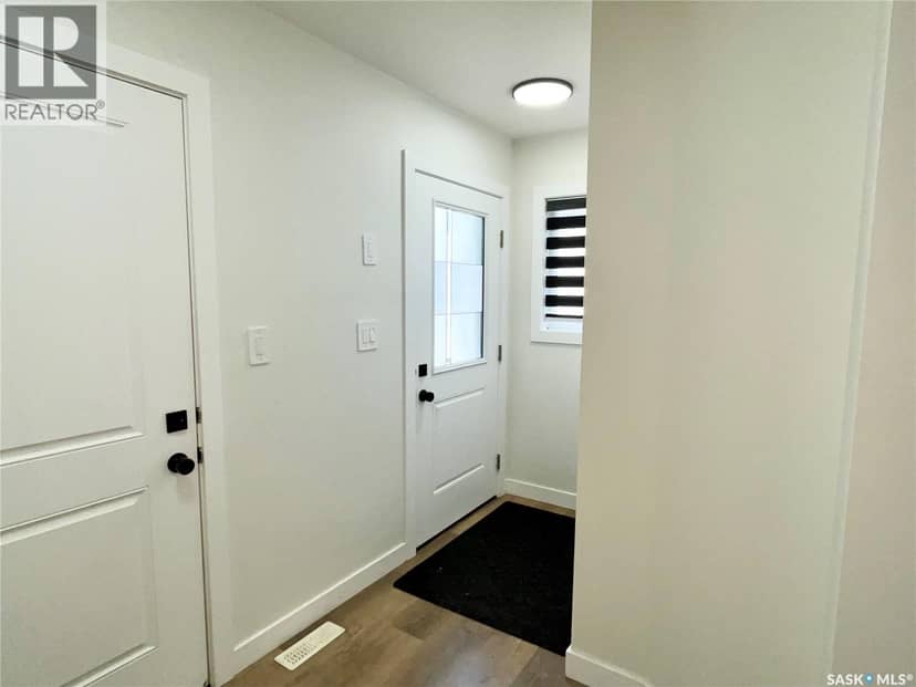 222 Nightingale ROAD — photo 3 of 40