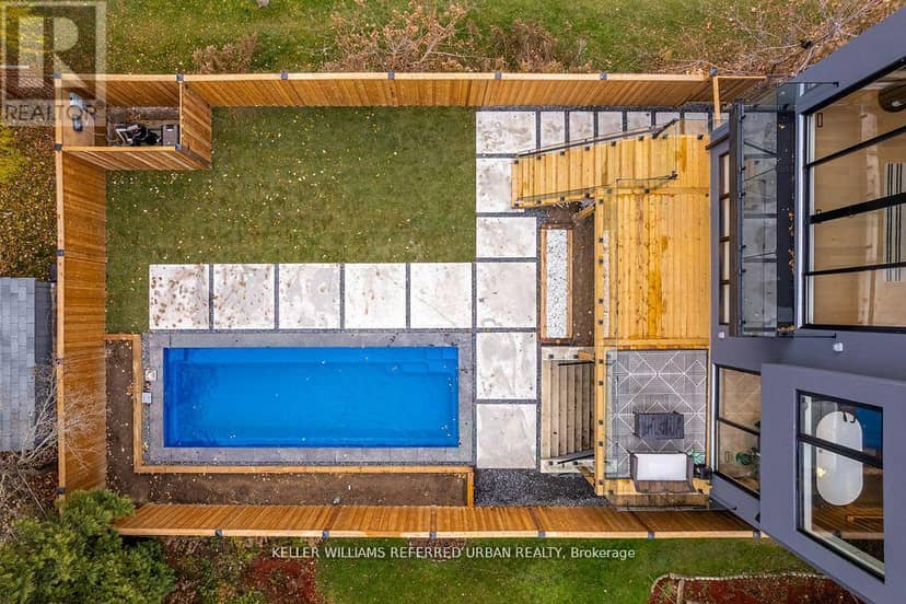 33 Twelfth Street, Toronto, photo 2