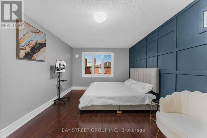 34 Lamp Crescent — photo 22 of 38